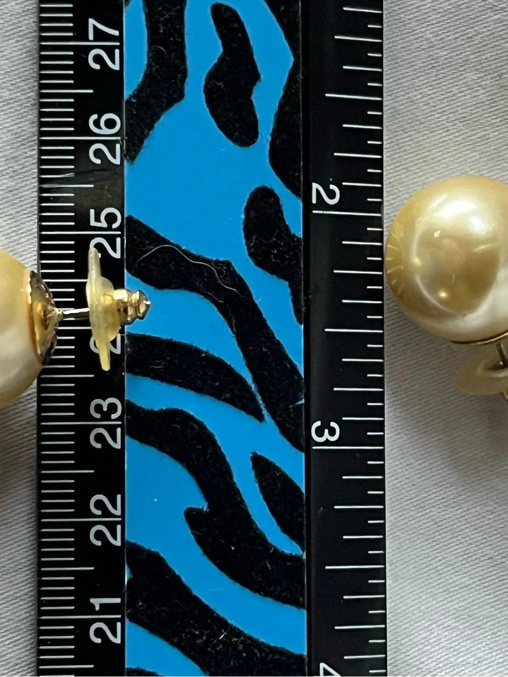 Vintage 80s Chunky Cream Faux Pearl Stud Earrings Big Round Costume Comfort Back